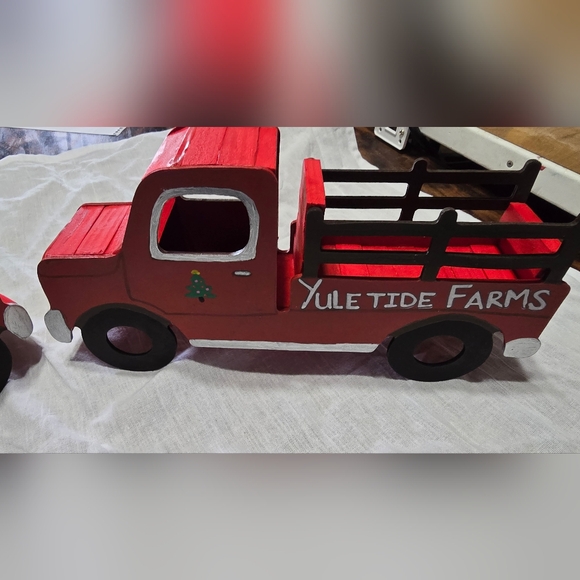 Decorative trucks - Picture 2 of 3